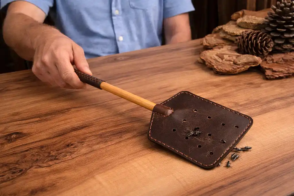 Deri Sinek Sopası Hakiki Deri El Yapımı Ahşap Saplı (Fly Swatter)