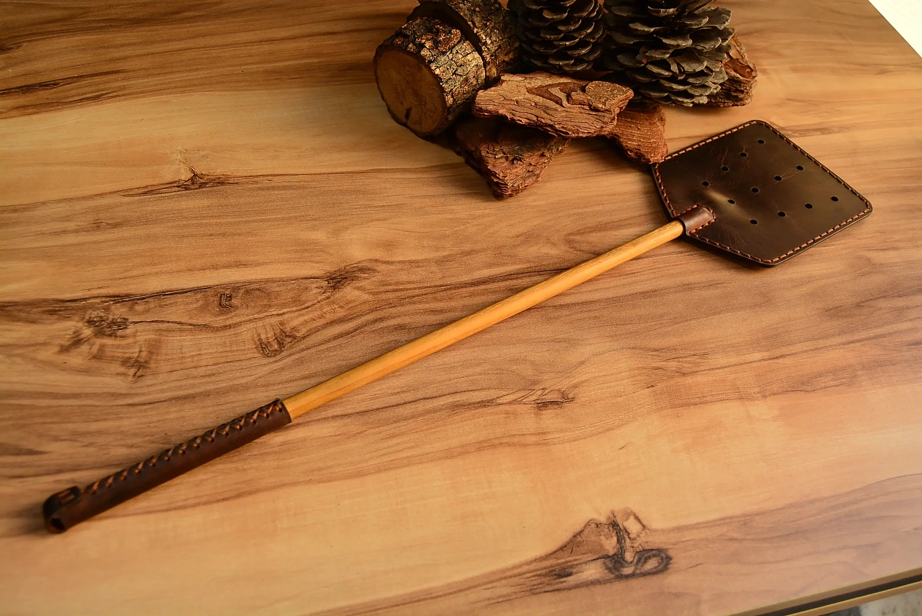 Deri Sinek Sopası Hakiki Deri El Yapımı Ahşap Saplı (Fly Swatter)