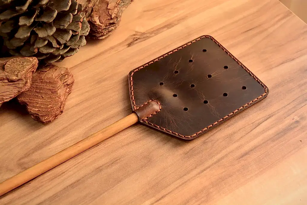Deri Sinek Sopası Hakiki Deri El Yapımı Ahşap Saplı (Fly Swatter)