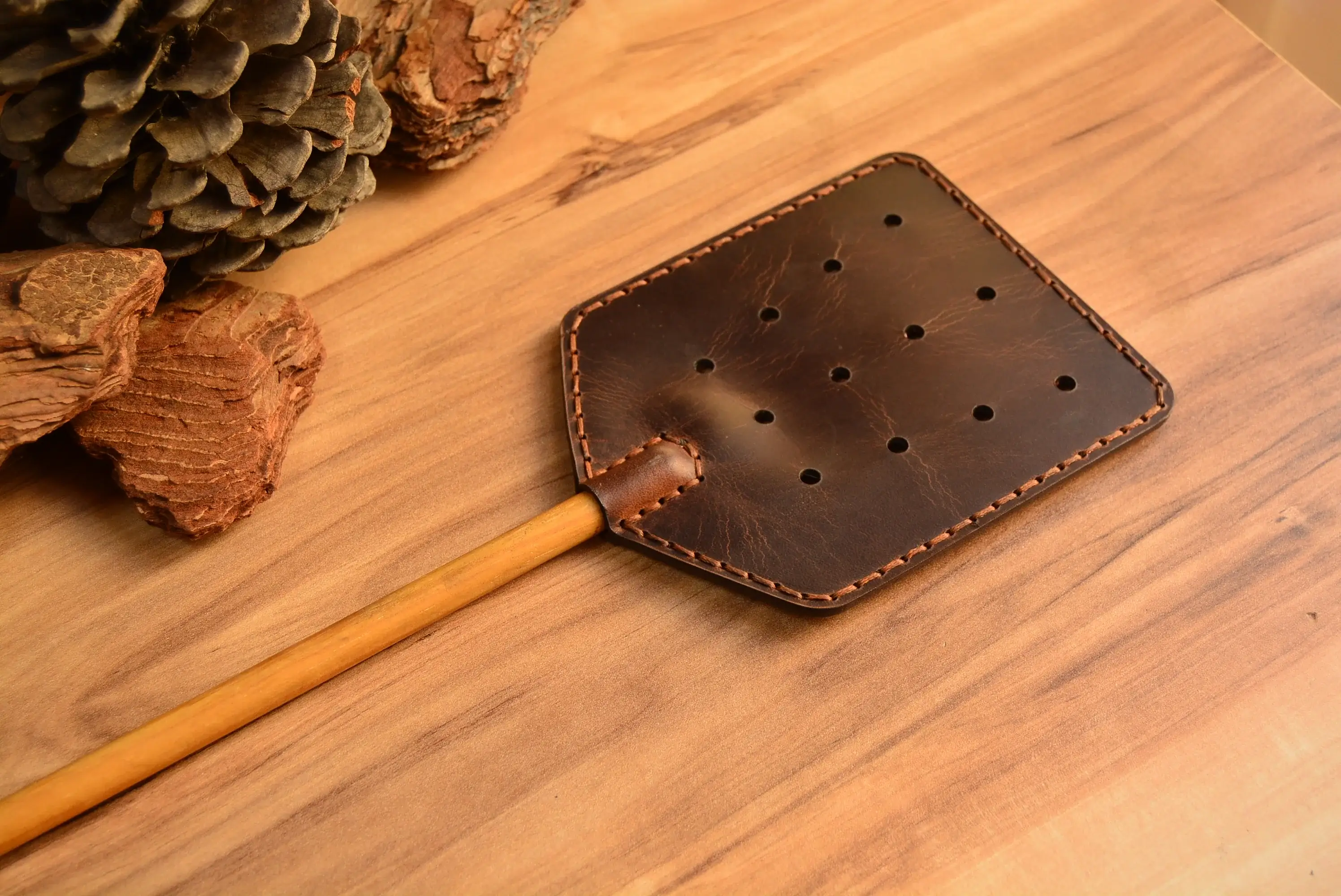 Deri Sinek Sopası Hakiki Deri El Yapımı Ahşap Saplı (Fly Swatter)