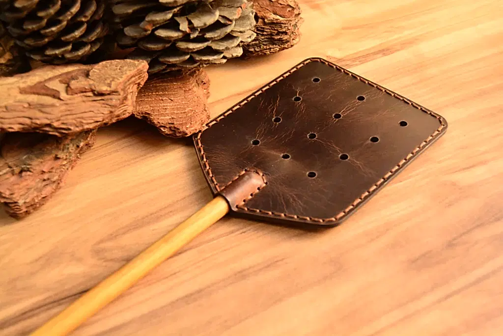 Deri Sinek Sopası Hakiki Deri El Yapımı Ahşap Saplı (Fly Swatter)