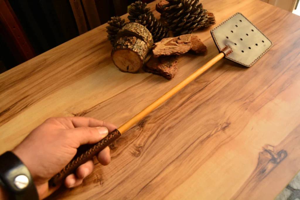 Deri Sinek Sopası Hakiki Deri El Yapımı Ahşap Saplı (Fly Swatter)